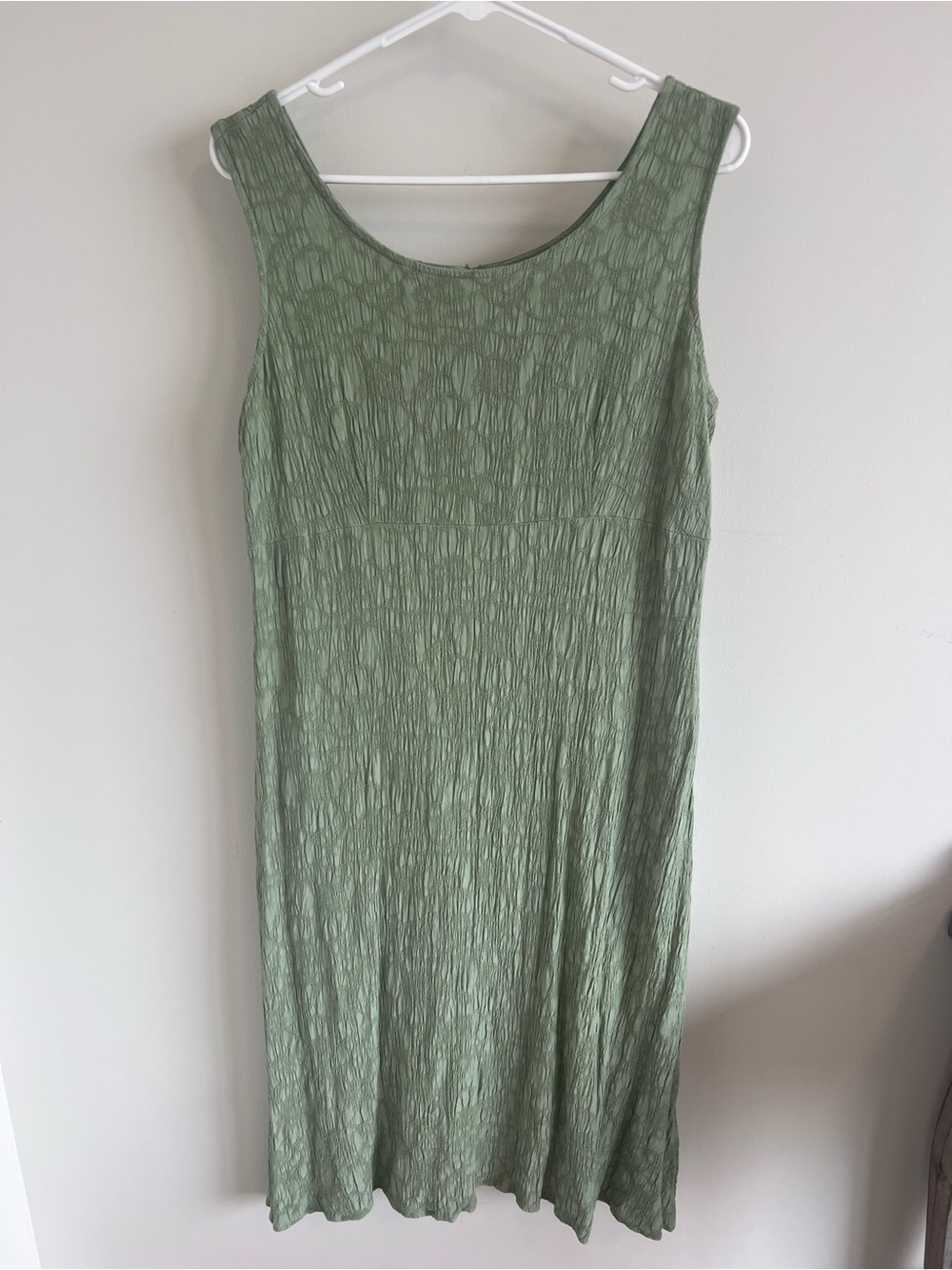 Sleeveless Sage Green Textured Midi Dress. Size 14. Good stretch.